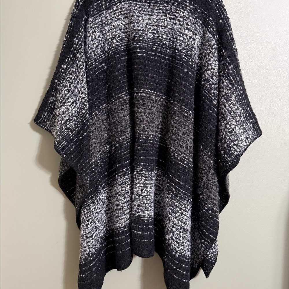 BLACK/GRAY COVER UP-